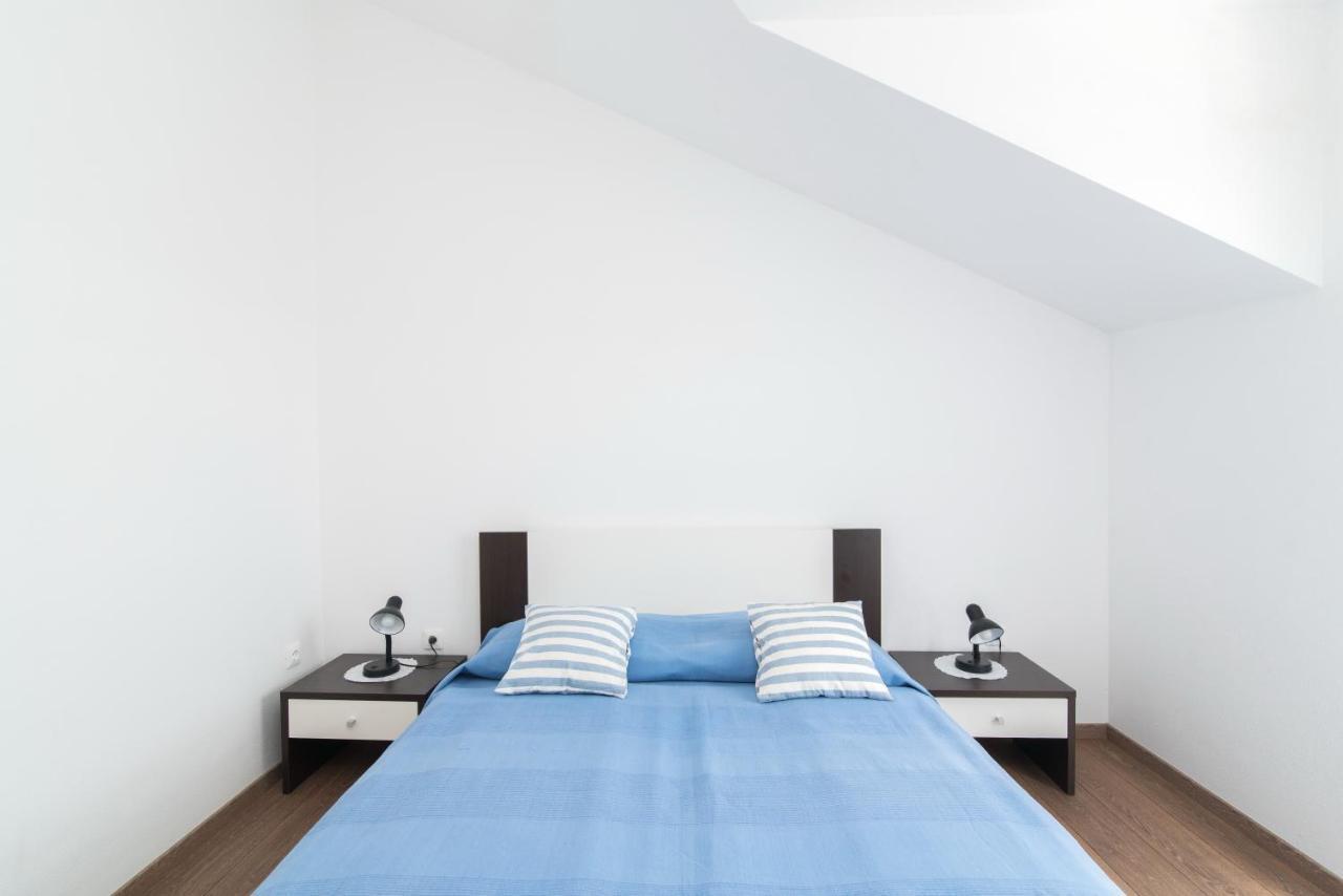 Apartments Mare Postira Extérieur photo