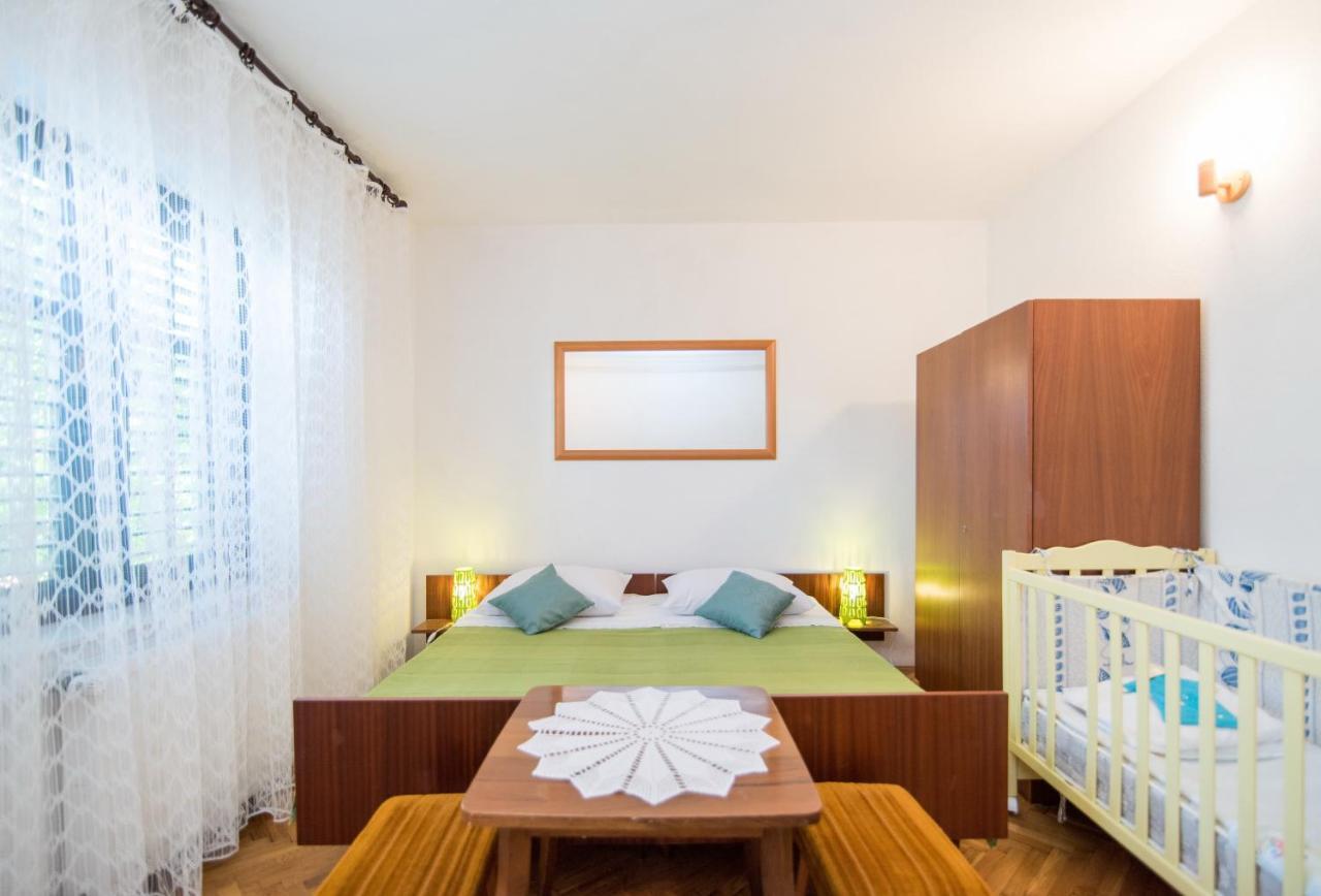 Apartments Mare Postira Extérieur photo