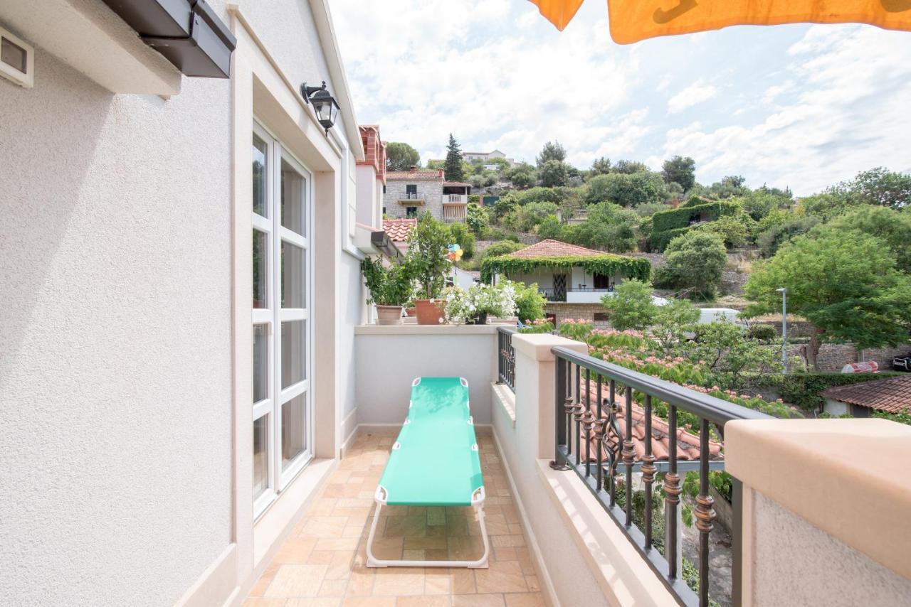 Apartments Mare Postira Extérieur photo