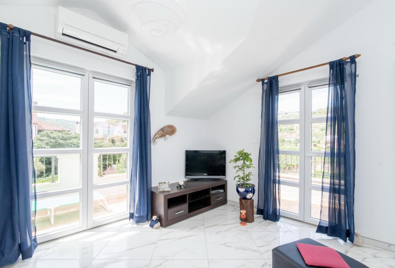 Apartments Mare Postira Extérieur photo