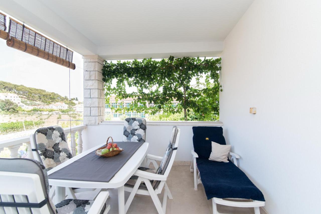 Apartments Mare Postira Extérieur photo