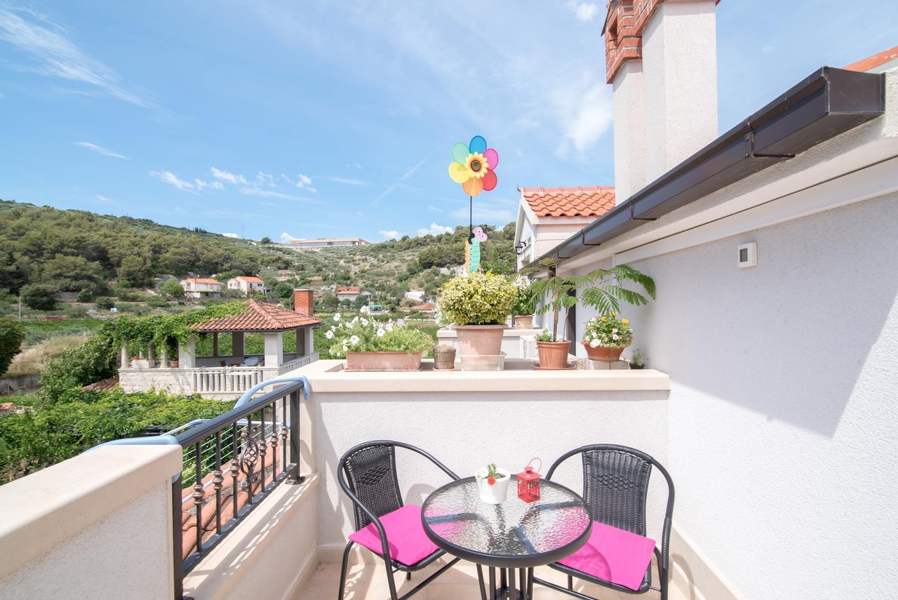 Apartments Mare Postira Extérieur photo
